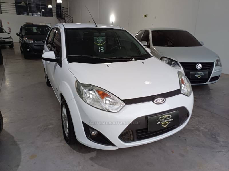 FORD - FIESTA - 2013/2013 - Branca - R$ 37.900,00