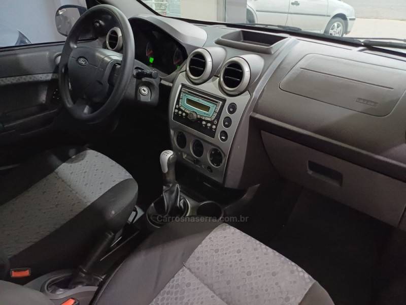 FORD - FIESTA - 2013/2013 - Branca - R$ 37.900,00