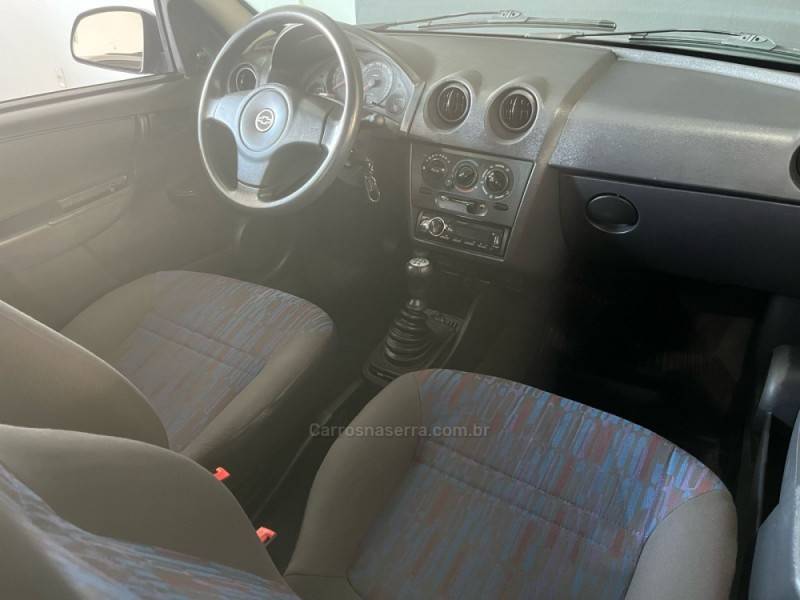 CHEVROLET - CORSA - 2010/2010 - Preta - R$ 28.900,00