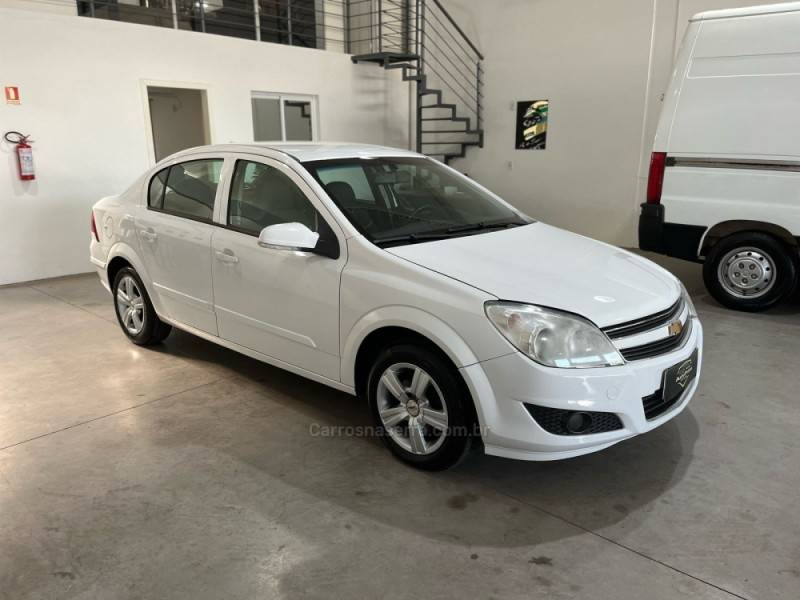 CHEVROLET - VECTRA - 2010/2010 - Branca - R$ 37.900,00