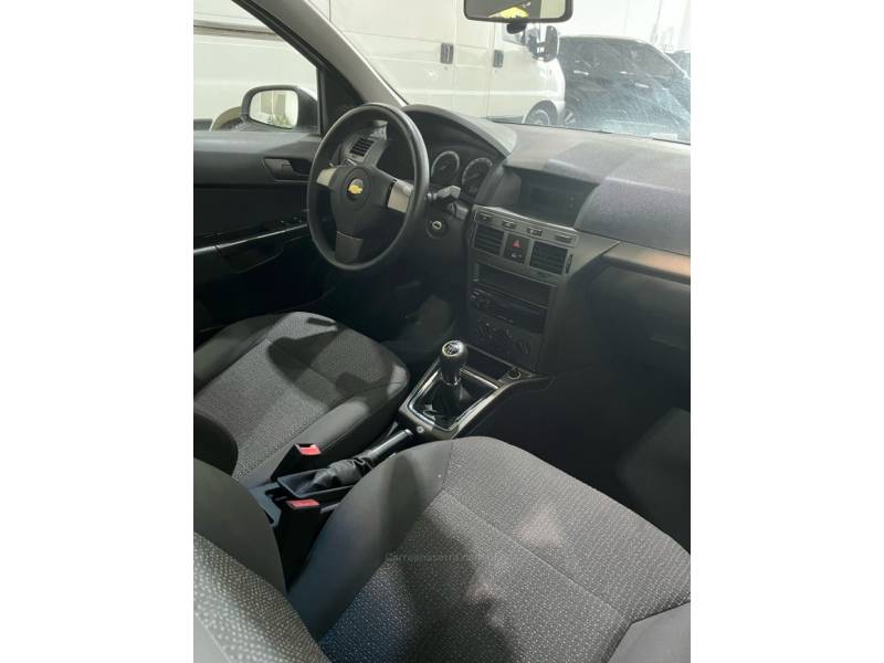 CHEVROLET - VECTRA - 2010/2010 - Branca - R$ 37.900,00