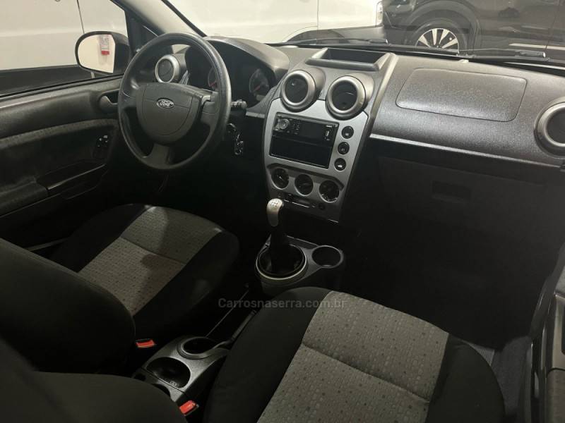 FORD - FIESTA - 2012/2012 - Branca - R$ 35.900,00