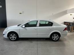 CHEVROLET - VECTRA - 2010/2010 - Branca - R$ 37.900,00