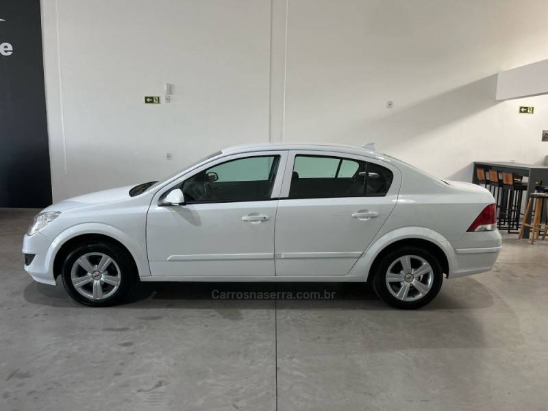 CHEVROLET - VECTRA - 2010/2010 - Branca - R$ 37.900,00