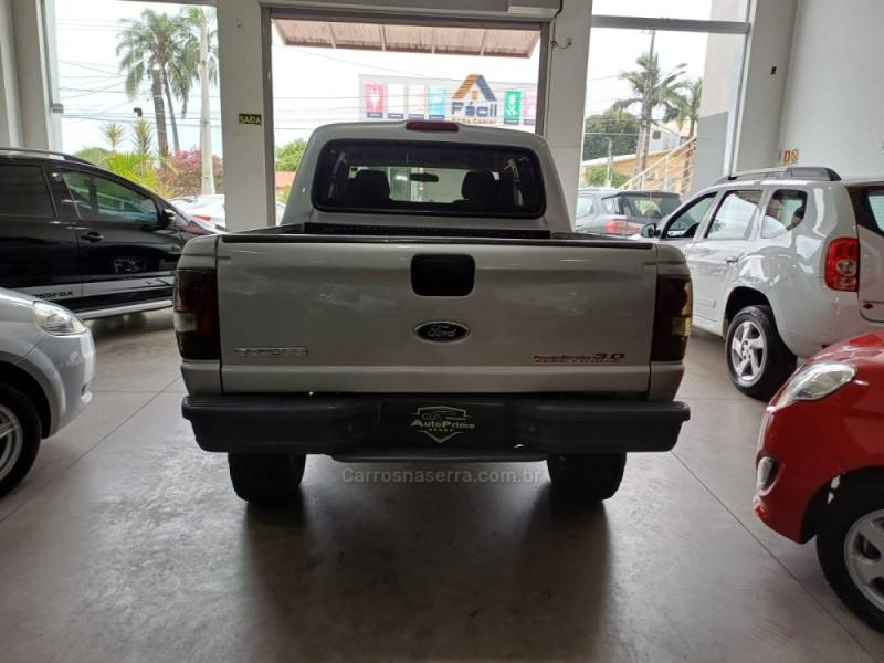 FORD - RANGER - 2007/2007 - Prata - R$ 63.900,00