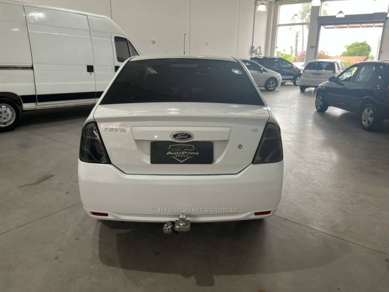 FORD - FIESTA - 2012/2012 - Branca - R$ 35.900,00