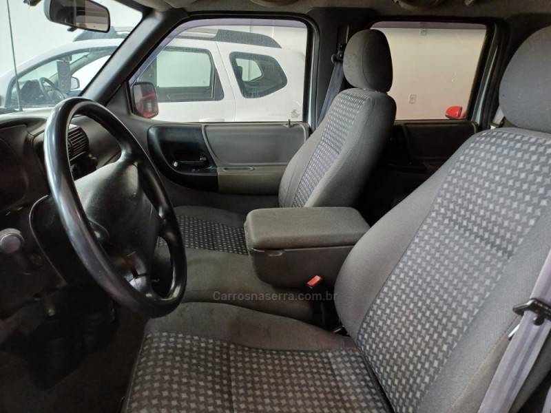 FORD - RANGER - 2007/2007 - Prata - R$ 63.900,00