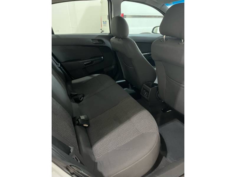 CHEVROLET - VECTRA - 2010/2010 - Branca - R$ 37.900,00