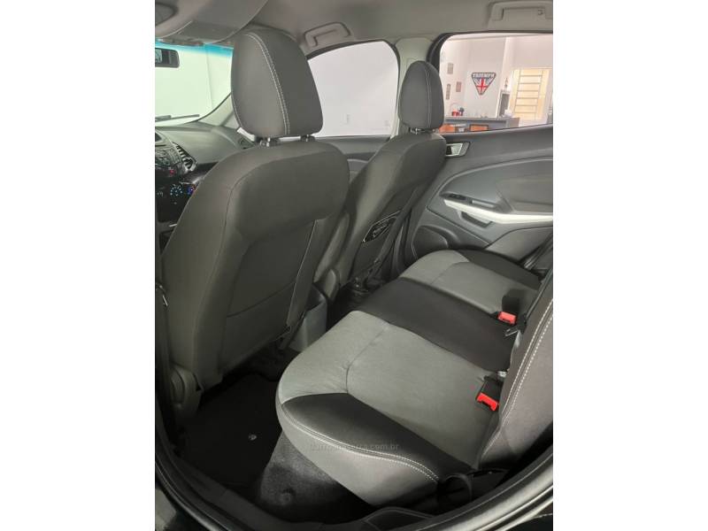 FORD - ECOSPORT - 2012/2013 - Preta - R$ 58.900,00