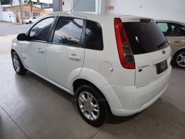 FORD - FIESTA - 2013/2013 - Branca - R$ 37.900,00