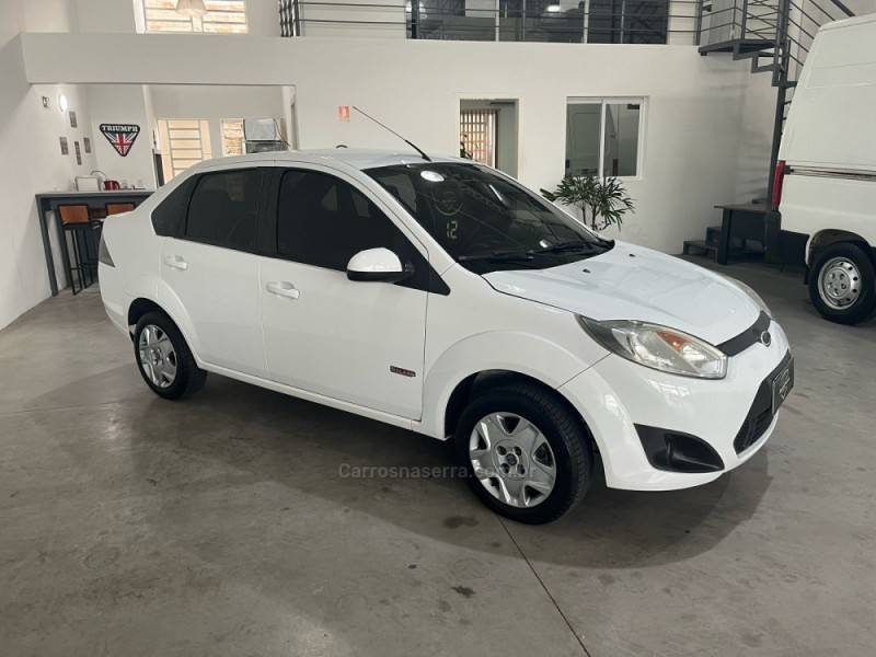 FORD - FIESTA - 2012/2012 - Branca - R$ 35.900,00