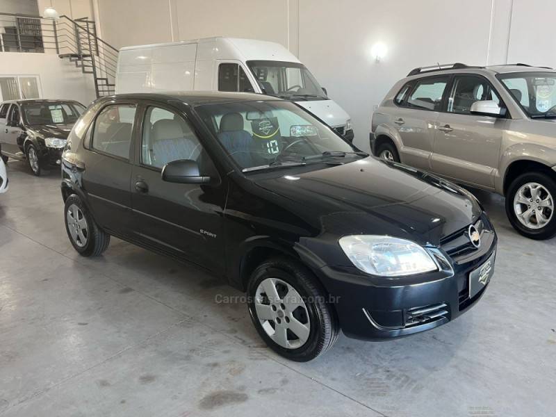 CHEVROLET - CORSA - 2010/2010 - Preta - R$ 28.900,00